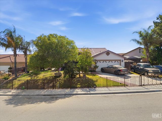 8441 Andromeda Lane, Bakersfield, CA 93306
