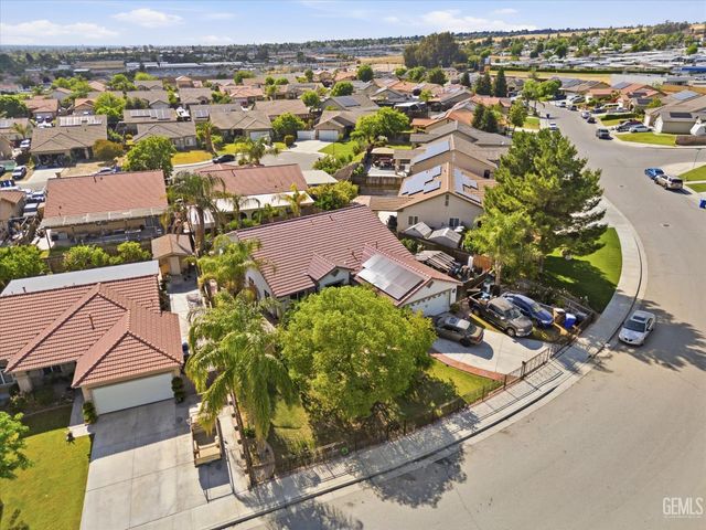 8441 Andromeda Lane, Bakersfield, CA 93306