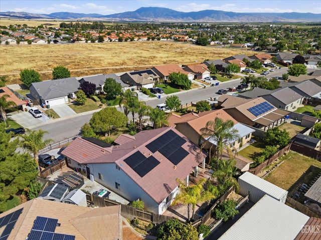 8441 Andromeda Lane, Bakersfield, CA 93306