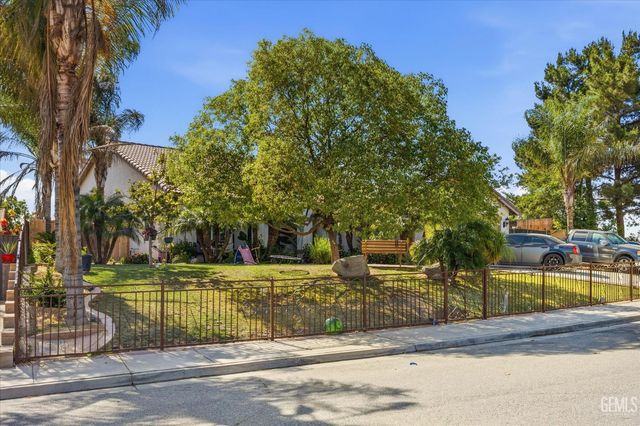 8441 Andromeda Lane, Bakersfield, CA 93306