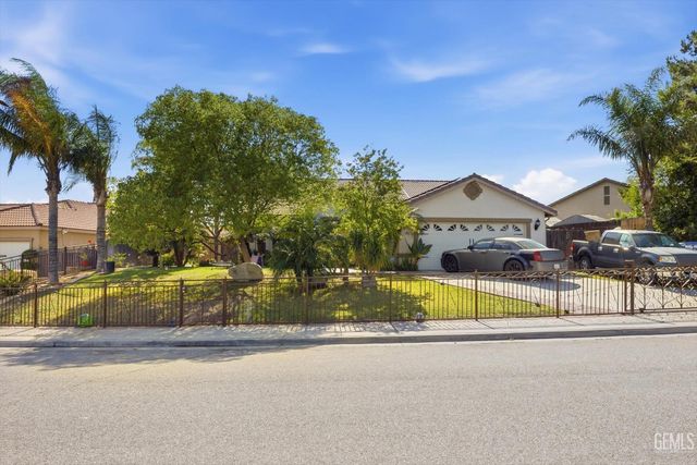 8441 Andromeda Lane, Bakersfield, CA 93306
