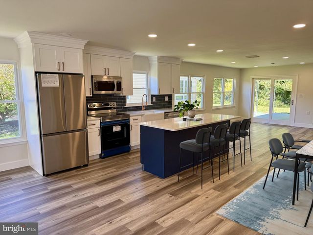 13 SCARBOROUGH WAY, Southampton, NJ 08088