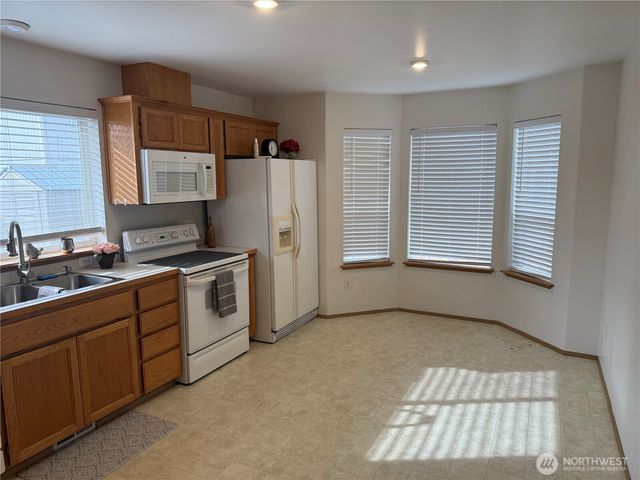 8312 185th Street Ct E, Puyallup, WA 98375