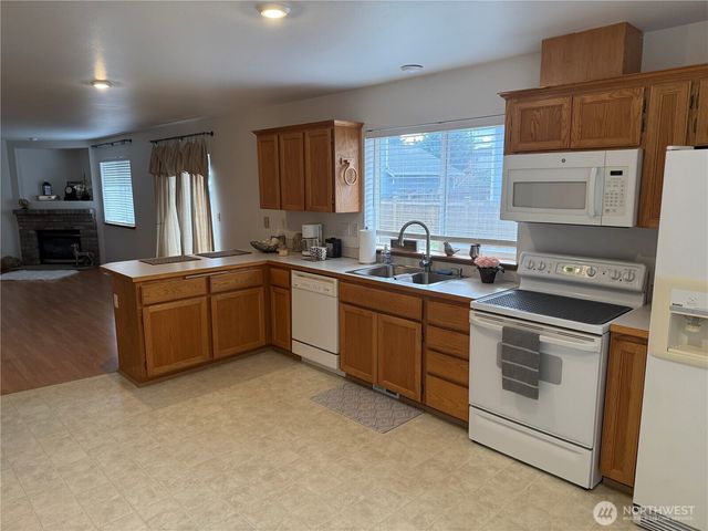 8312 185th Street Ct E, Puyallup, WA 98375