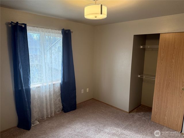 8312 185th Street Ct E, Puyallup, WA 98375