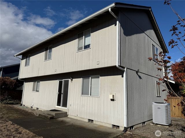 8312 185th Street Ct E, Puyallup, WA 98375