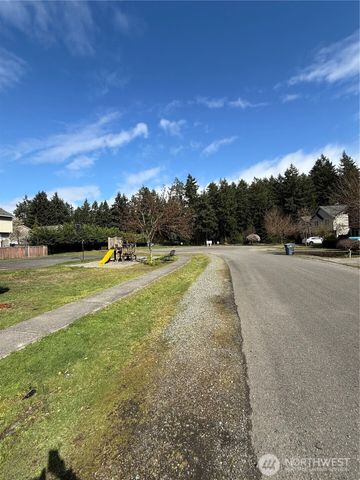 8312 185th Street Ct E, Puyallup, WA 98375