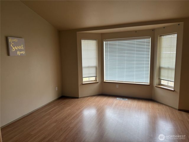 8312 185th Street Ct E, Puyallup, WA 98375