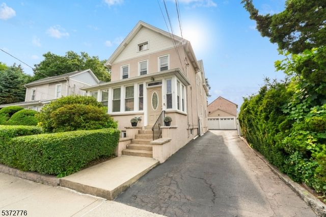 32 Walter Hammond Pl, Waldwick Boro, NJ 07463