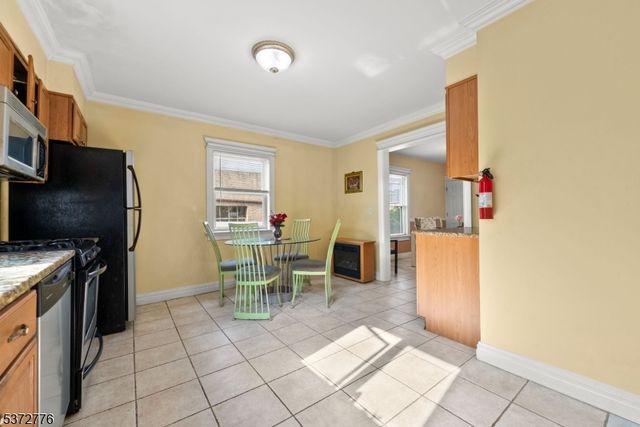 32 Walter Hammond Pl, Waldwick Boro, NJ 07463