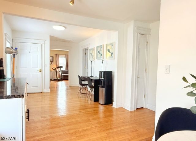 32 Walter Hammond Pl, Waldwick Boro, NJ 07463