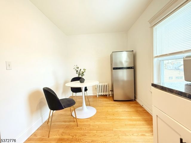 32 Walter Hammond Pl, Waldwick Boro, NJ 07463