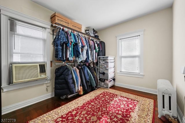 32 Walter Hammond Pl, Waldwick Boro, NJ 07463