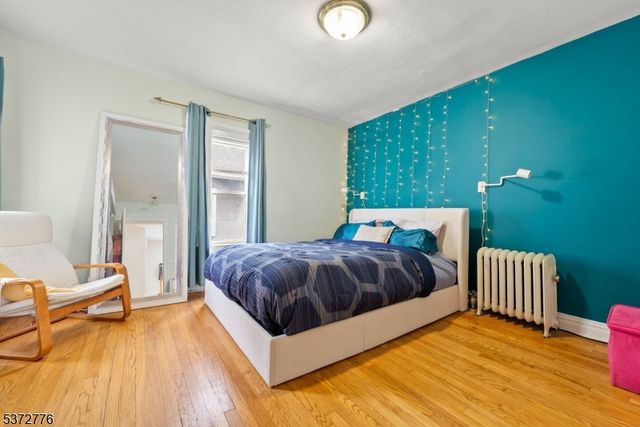 32 Walter Hammond Pl, Waldwick Boro, NJ 07463