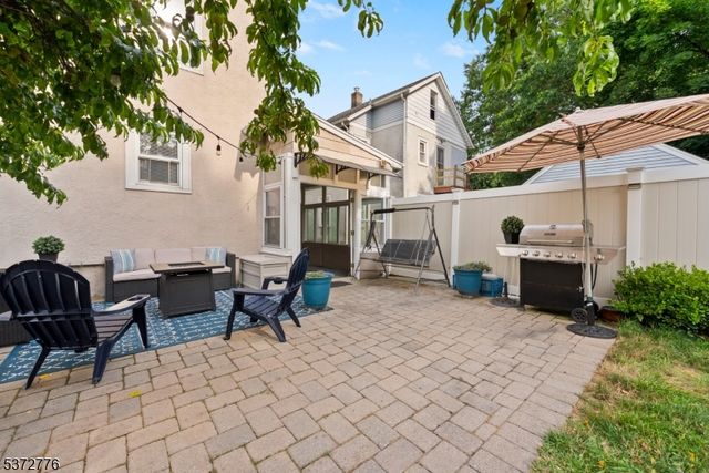 32 Walter Hammond Pl, Waldwick Boro, NJ 07463