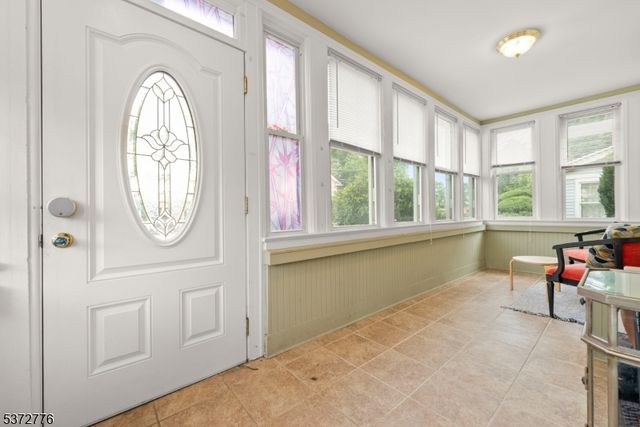 32 Walter Hammond Pl, Waldwick Boro, NJ 07463