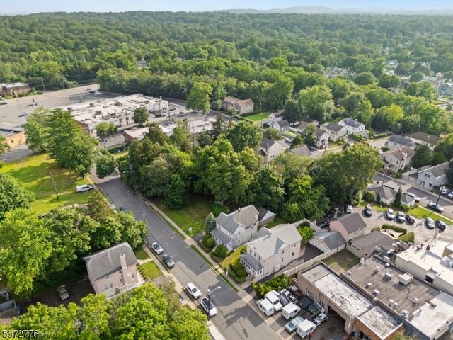 32 Walter Hammond Pl, Waldwick Boro, NJ 07463