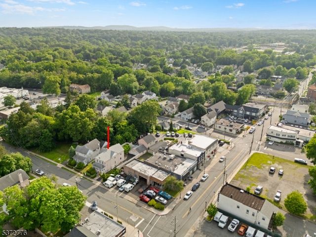 32 Walter Hammond Pl, Waldwick Boro, NJ 07463