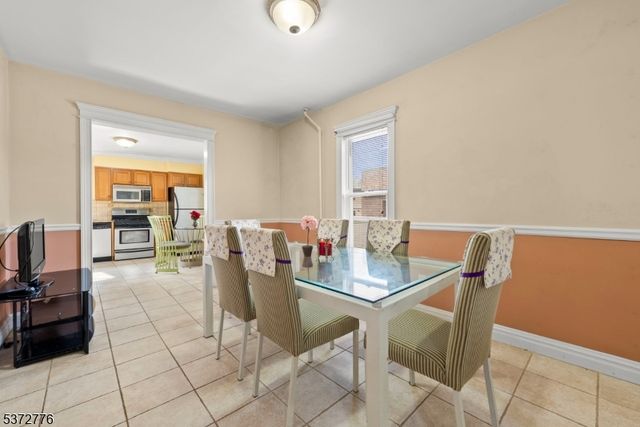 32 Walter Hammond Pl, Waldwick Boro, NJ 07463