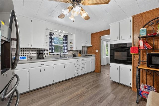 9112 Charlotte Street, Kansas City, MO 64131
