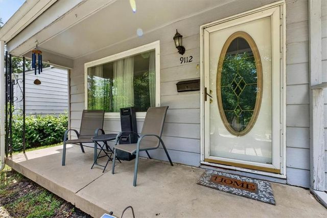 9112 Charlotte Street, Kansas City, MO 64131