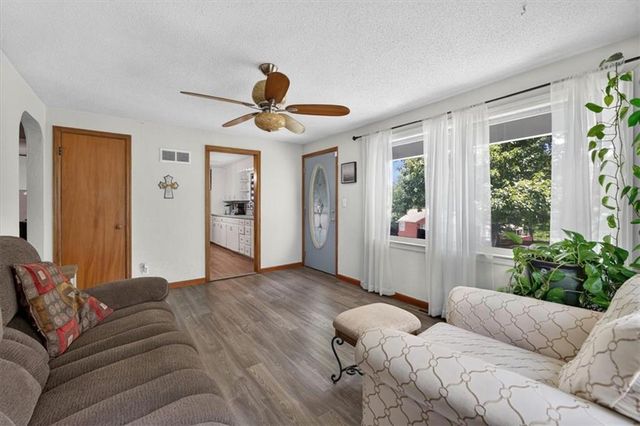 9112 Charlotte Street, Kansas City, MO 64131