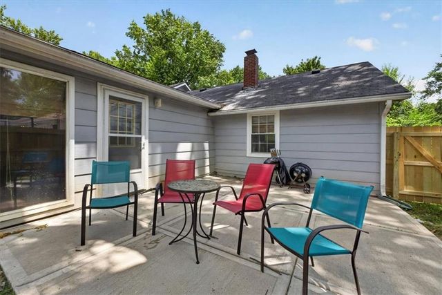 9112 Charlotte Street, Kansas City, MO 64131