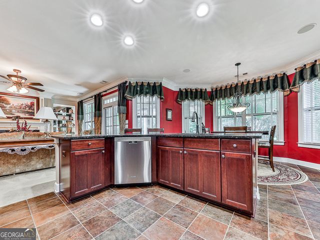 616 Laurel Crossing, Canton, GA 30114