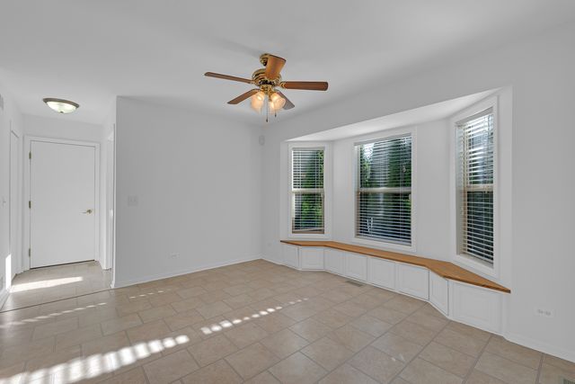 4176 Kenwood Avenue, Gurnee, IL 60031