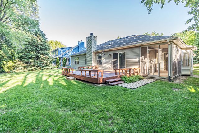 4176 Kenwood Avenue, Gurnee, IL 60031
