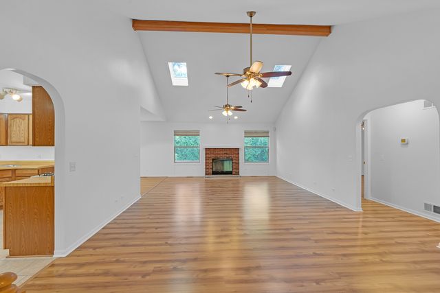 4176 Kenwood Avenue, Gurnee, IL 60031