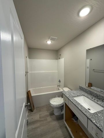 3426 N Nixon Avenue, Springfield, MO 65803