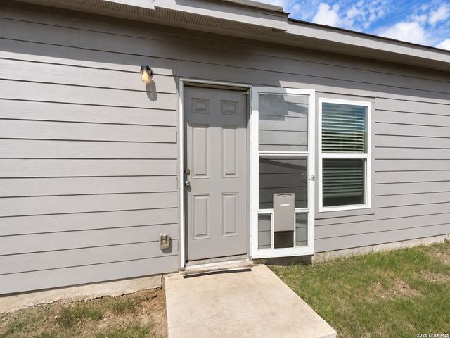 14662 Stirrup Trace, Elmendorf, TX 78112