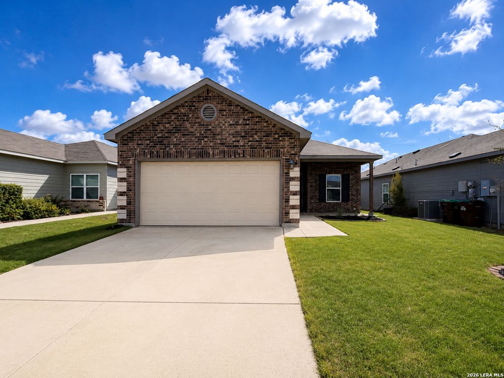 14662 Stirrup Trace, Elmendorf, TX 78112