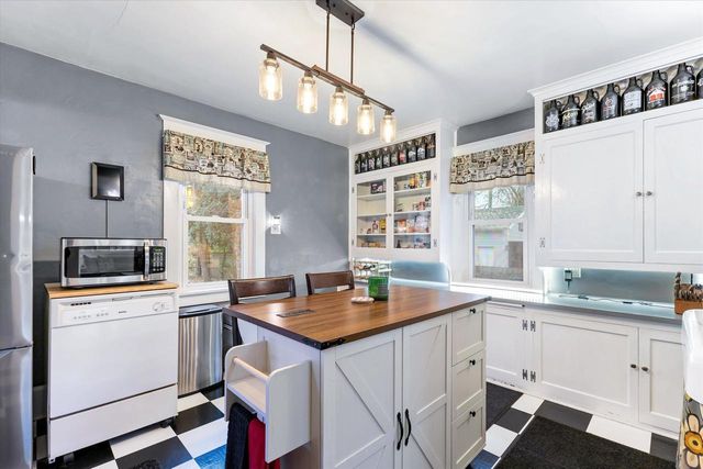 817 S OAKLAND AVENUE, Green Bay, WI 54304