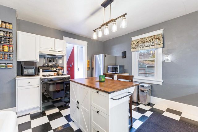 817 S OAKLAND AVENUE, Green Bay, WI 54304