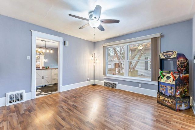 817 S OAKLAND AVENUE, Green Bay, WI 54304