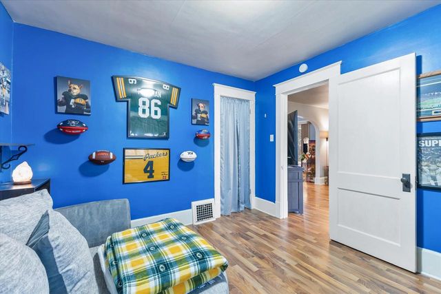 817 S OAKLAND AVENUE, Green Bay, WI 54304