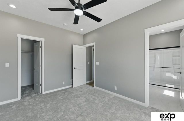 4009 N 215th Street, Omaha, NE 68022