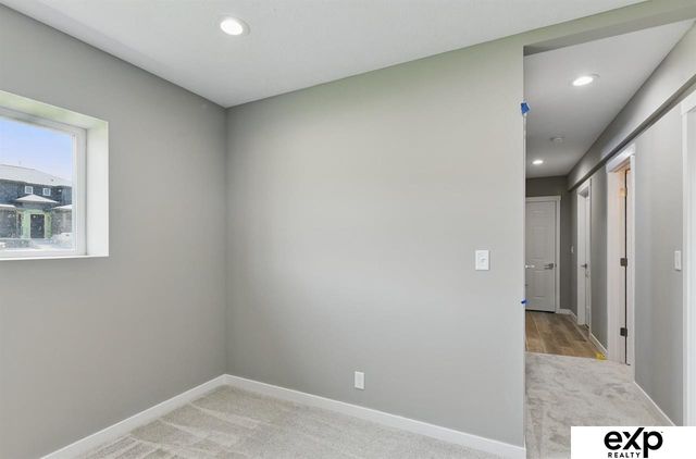 4009 N 215th Street, Omaha, NE 68022