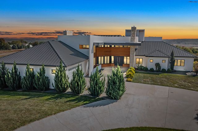 31600 Silverado Lane, Waukee, IA 50263