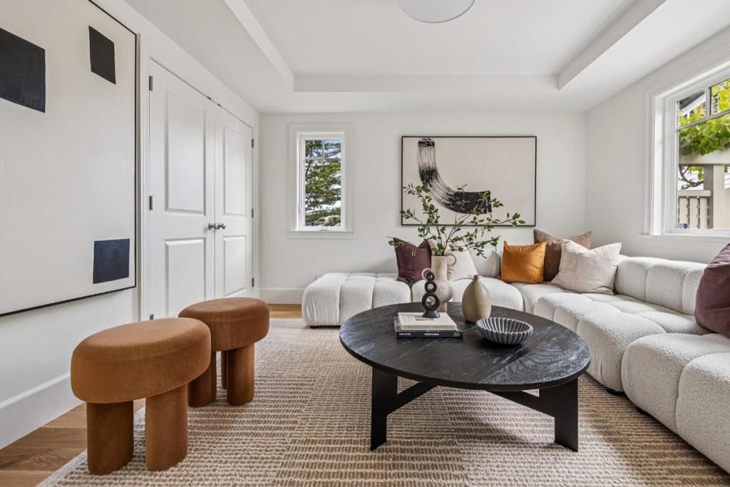Image 11 of property listing at 822 Columbus Street, El Granada, CA 94018