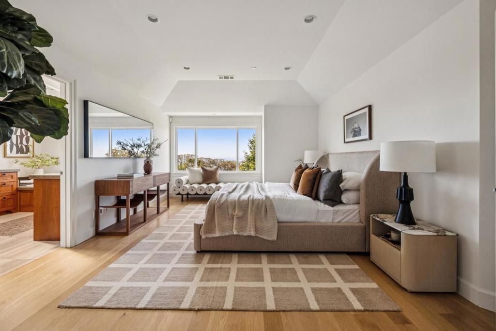 Image 13 of property listing at 822 Columbus Street, El Granada, CA 94018