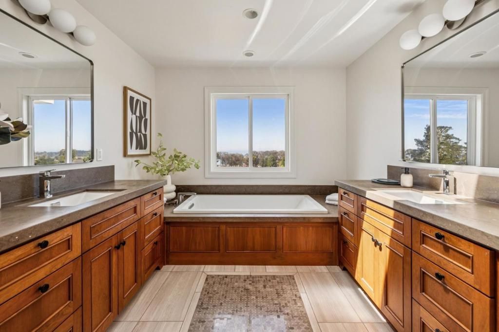 Image 15 of property listing at 822 Columbus Street, El Granada, CA 94018