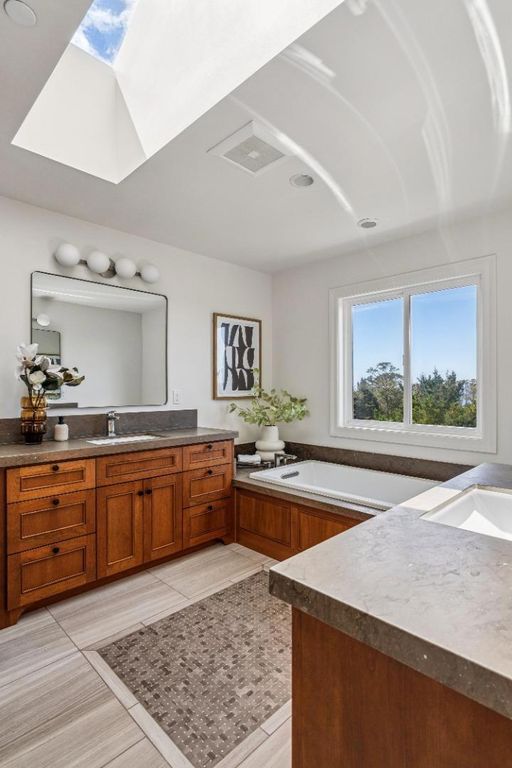Image 16 of property listing at 822 Columbus Street, El Granada, CA 94018