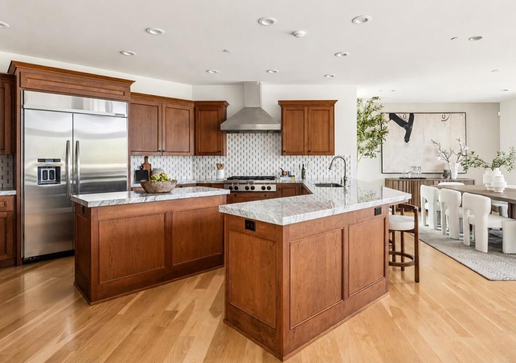 Image 5 of property listing at 822 Columbus Street, El Granada, CA 94018