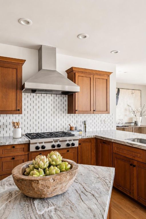 Image 6 of property listing at 822 Columbus Street, El Granada, CA 94018