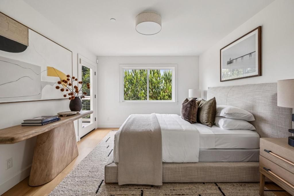 Image 9 of property listing at 822 Columbus Street, El Granada, CA 94018