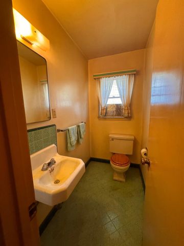 1140 8th Ave, Sacramento, CA 95818