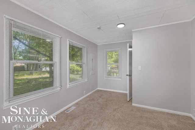 20933 Ridgemont Road, Harper Woods, MI 48225